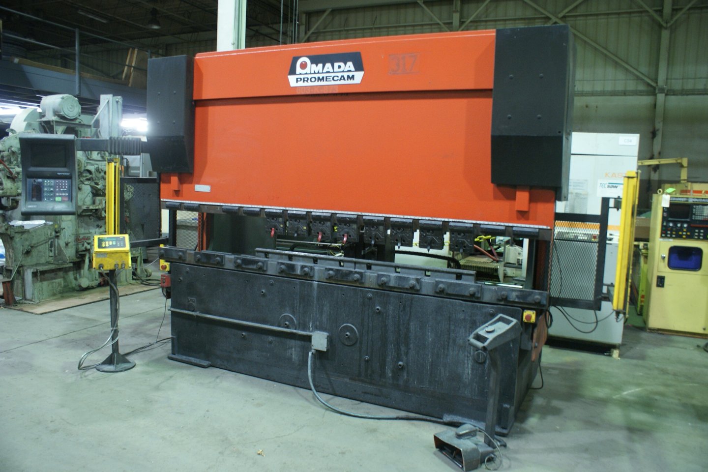 1998 Amada HFB 1003 8Axis CNC Hydraulic Press Brake (1609)